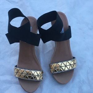 SALE *** Steve Madden Wedges